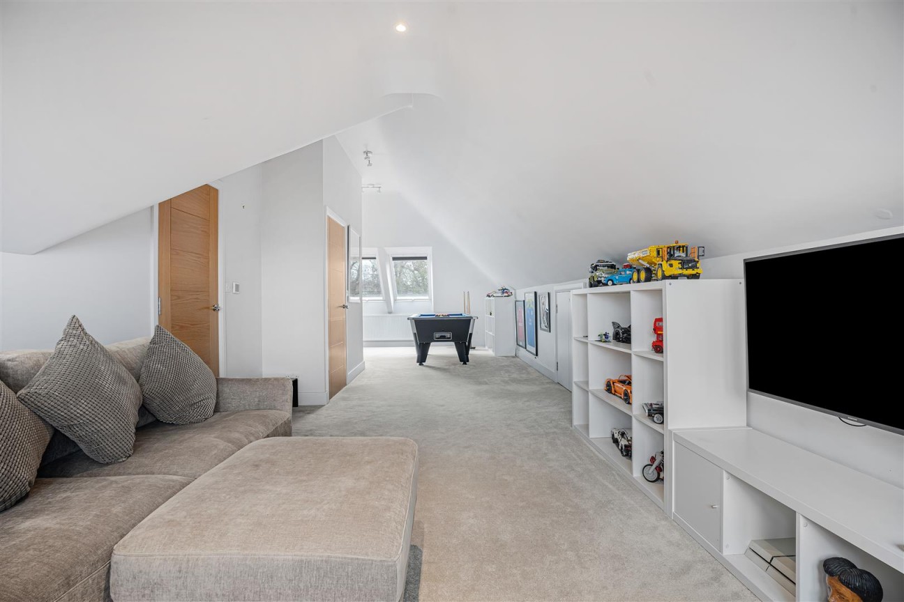 Canons Close, Radlett