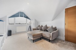 Canons Close, Radlett