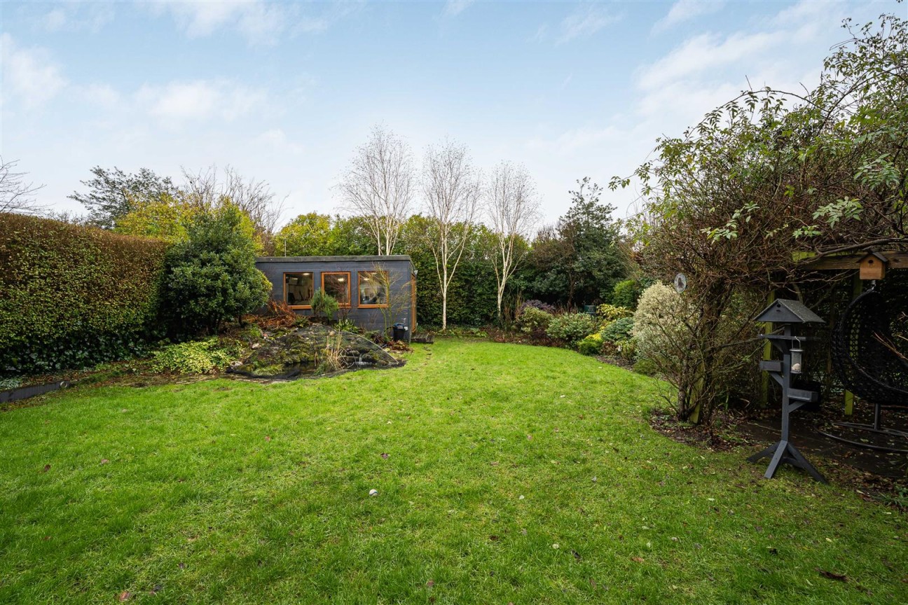 Canons Close, Radlett