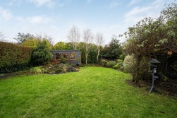 Canons Close, Radlett