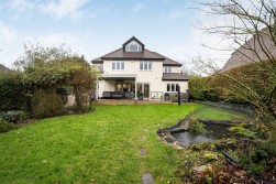 Canons Close, Radlett