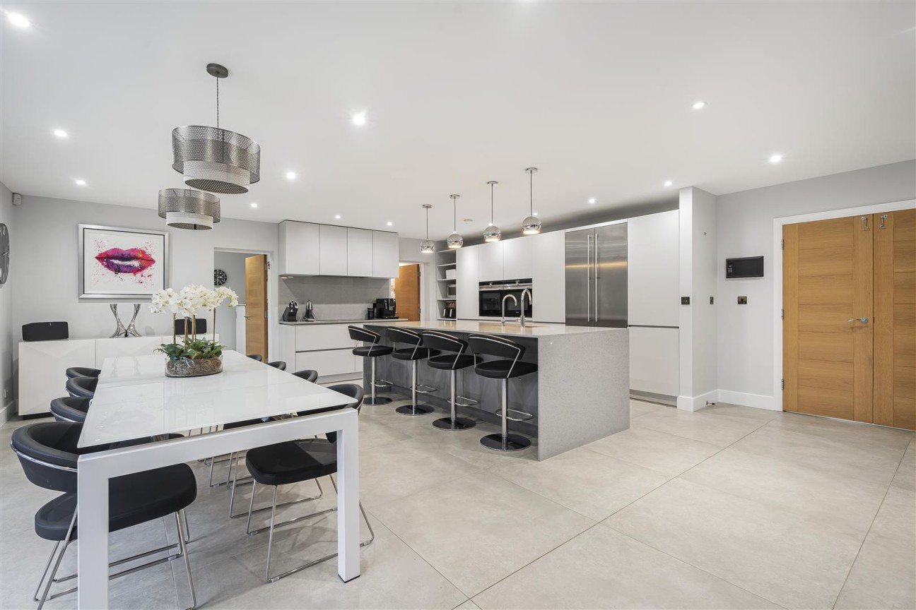 Canons Close, Radlett