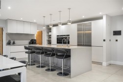 Canons Close, Radlett