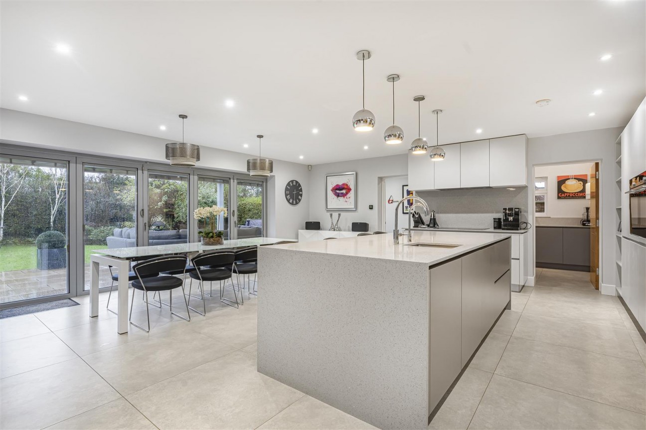 Canons Close, Radlett