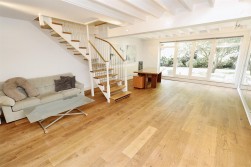 Barnet Lane, Elstree, Borehamwood