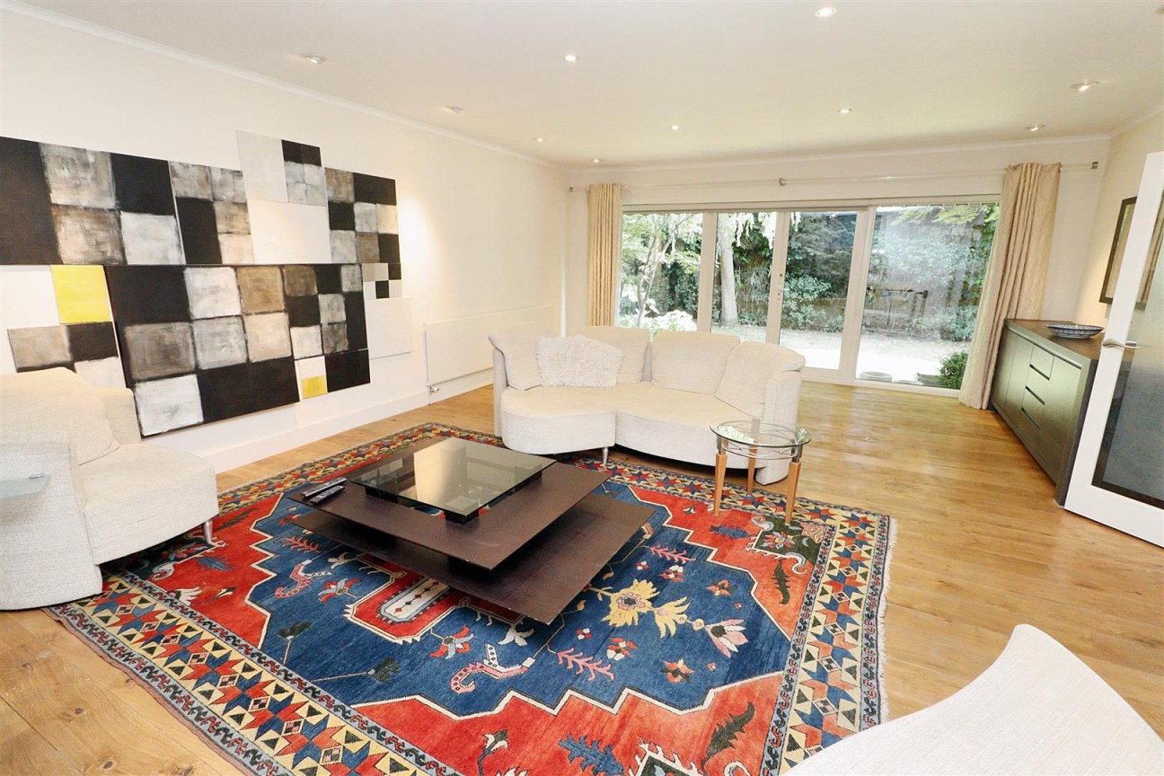 Barnet Lane, Elstree, Borehamwood