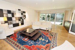 Barnet Lane, Elstree, Borehamwood