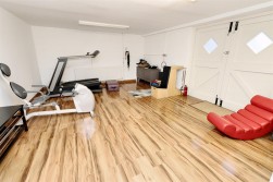 Barnet Lane, Elstree, Borehamwood