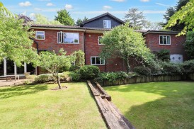 Barnet Lane, Elstree, Borehamwood