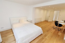 Barnet Lane, Elstree, Borehamwood