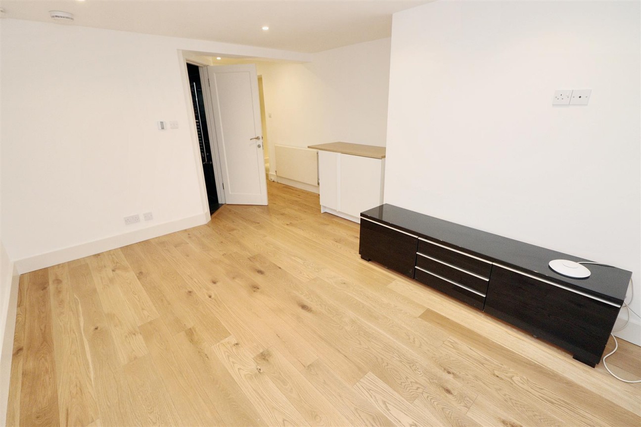 Barnet Lane, Elstree, Borehamwood