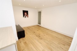 Barnet Lane, Elstree, Borehamwood