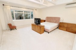 Barnet Lane, Elstree, Borehamwood