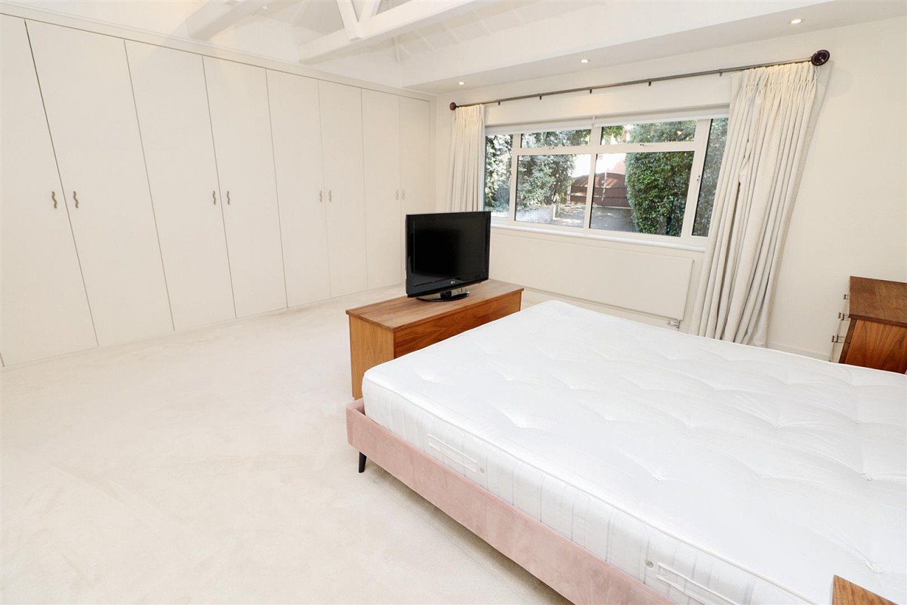 Barnet Lane, Elstree, Borehamwood