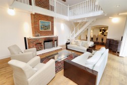 Barnet Lane, Elstree, Borehamwood