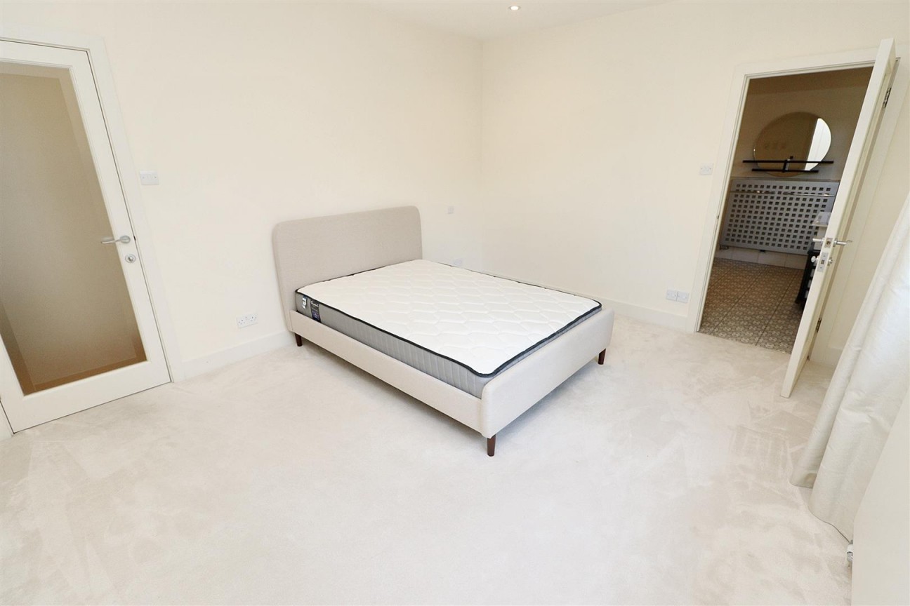 Barnet Lane, Elstree, Borehamwood