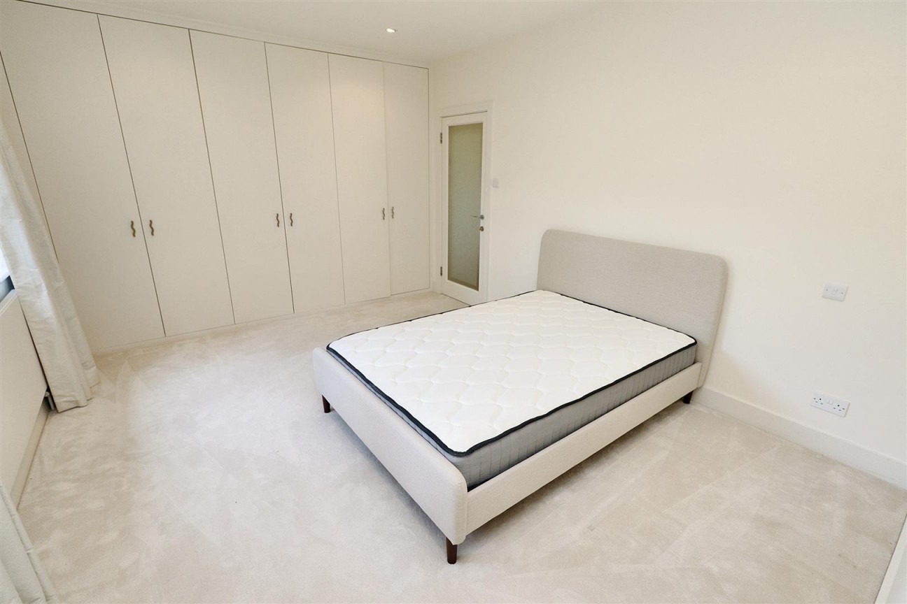 Barnet Lane, Elstree, Borehamwood