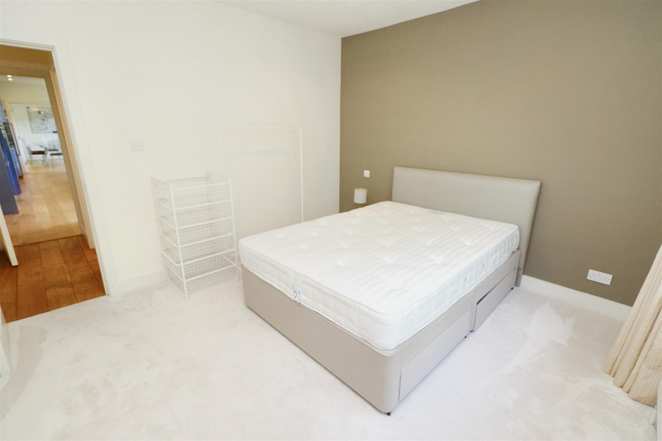 Barnet Lane, Elstree, Borehamwood