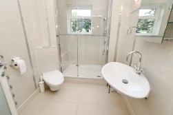 Barnet Lane, Elstree, Borehamwood