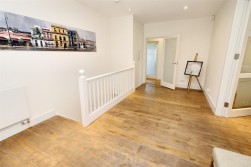 Barnet Lane, Elstree, Borehamwood