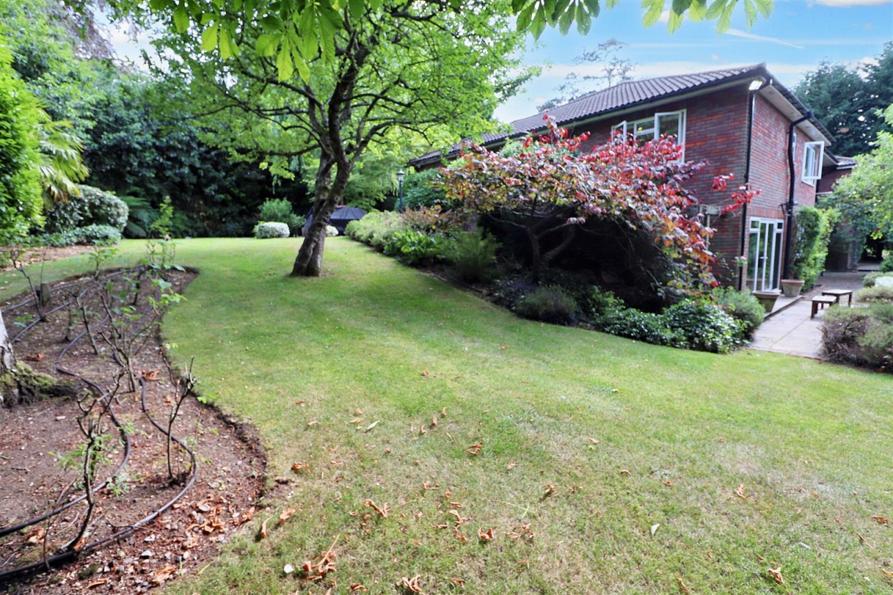 Barnet Lane, Elstree, Borehamwood