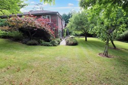 Barnet Lane, Elstree, Borehamwood