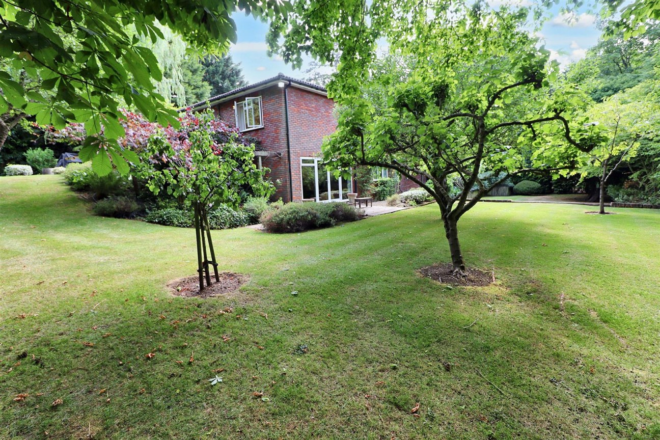 Barnet Lane, Elstree, Borehamwood