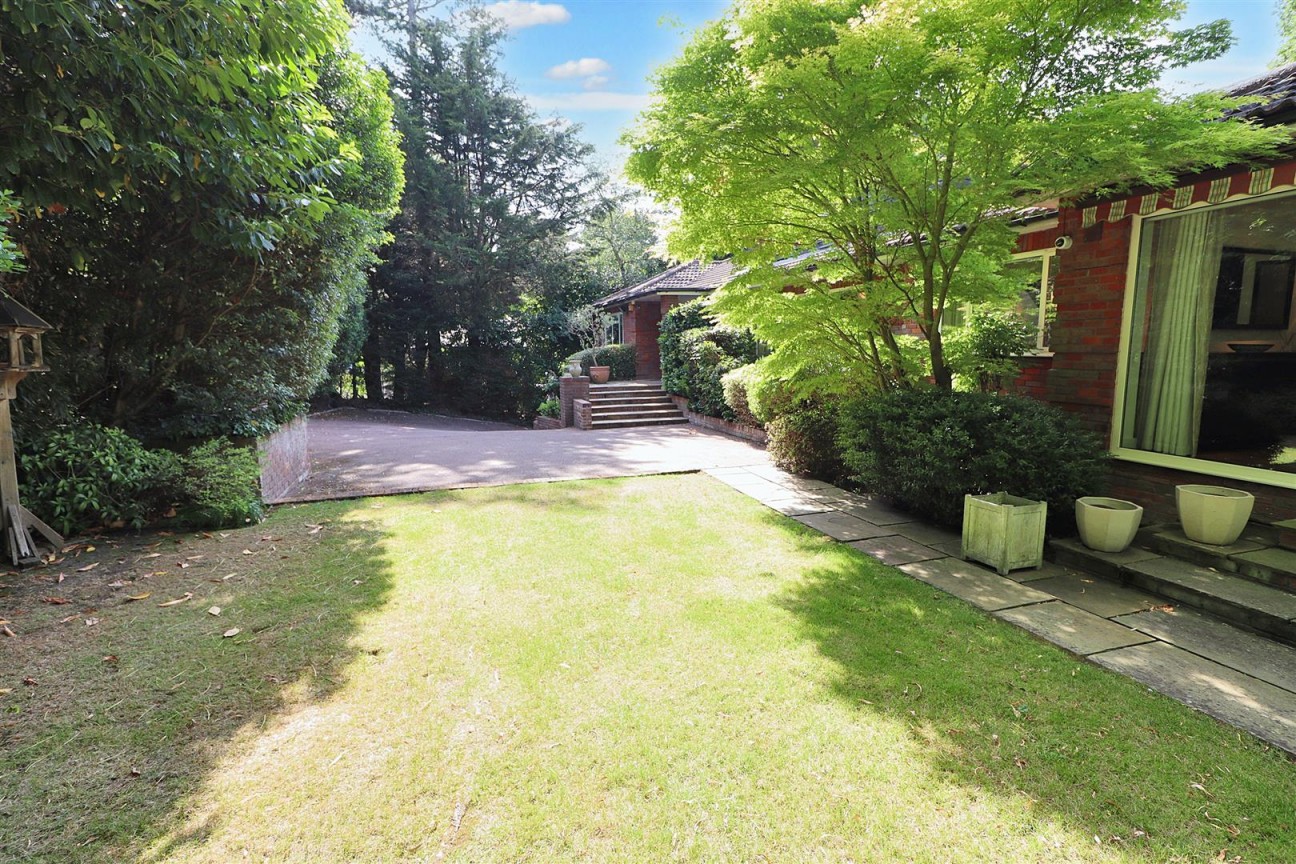 Barnet Lane, Elstree, Borehamwood