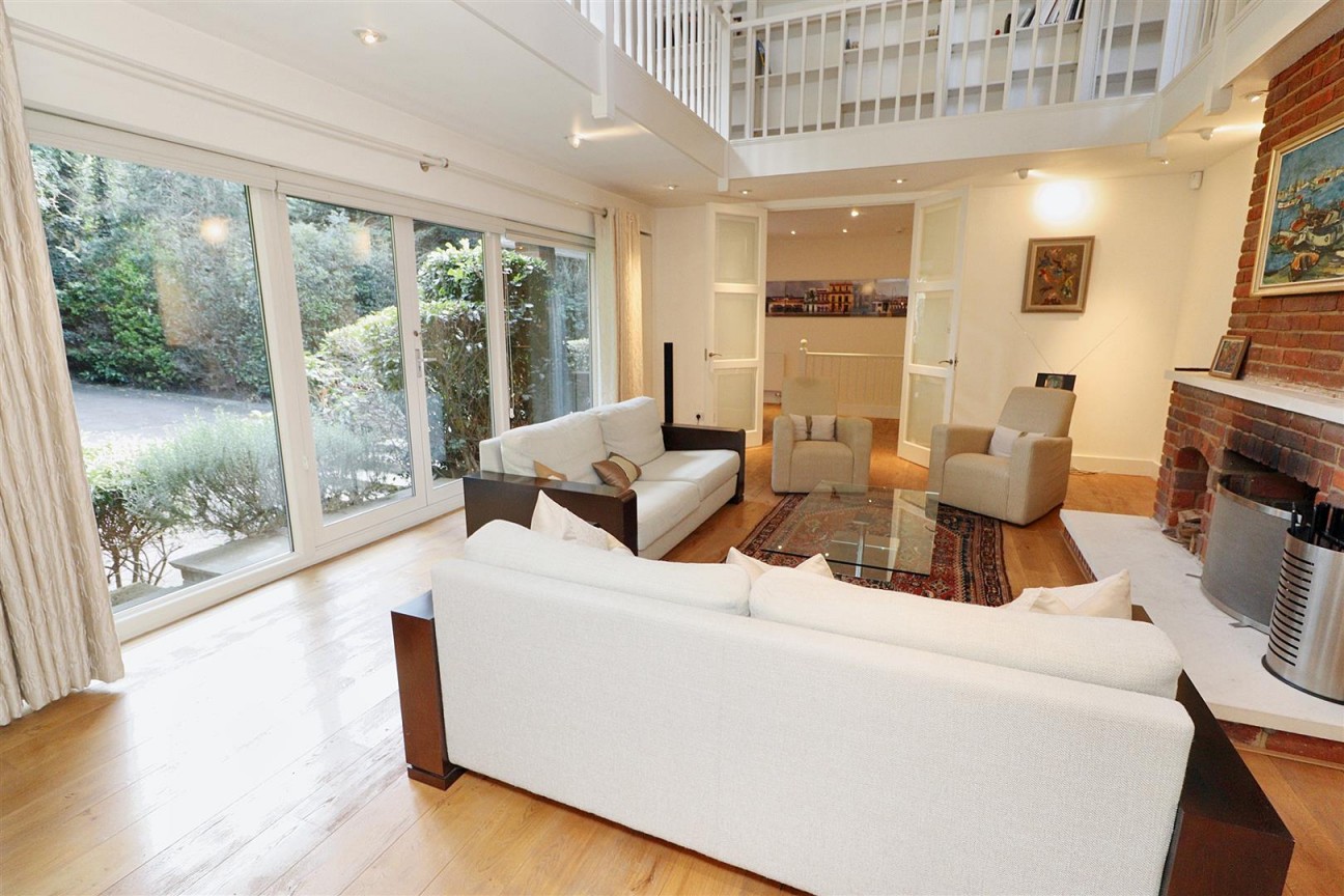 Barnet Lane, Elstree, Borehamwood