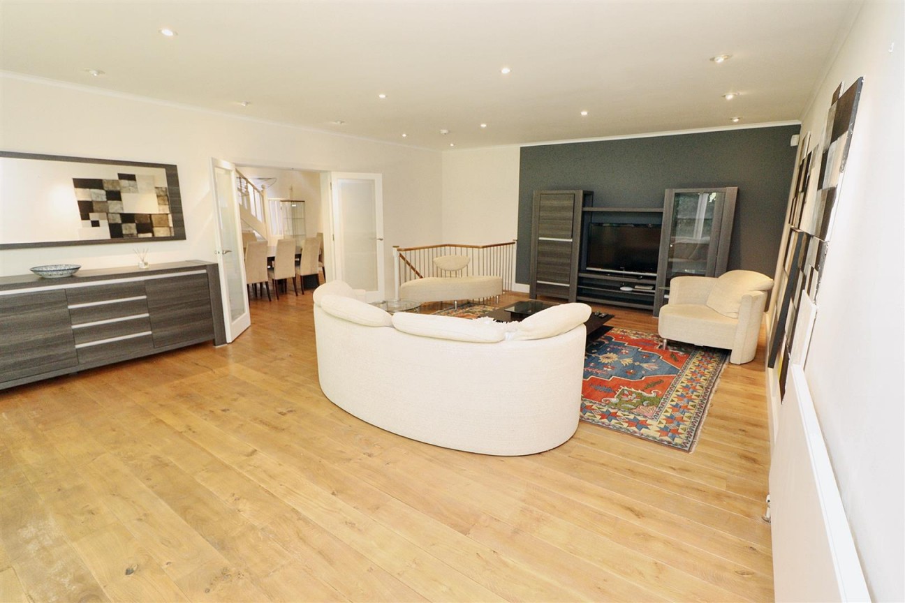 Barnet Lane, Elstree, Borehamwood