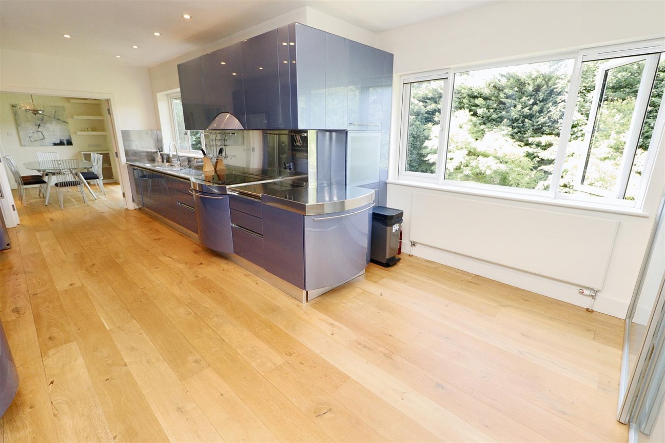 Barnet Lane, Elstree, Borehamwood