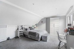 Rendlesham Avenue, Radlett