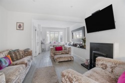 Rendlesham Avenue, Radlett