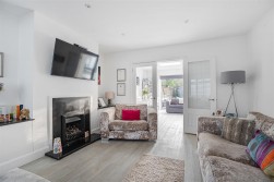 Rendlesham Avenue, Radlett