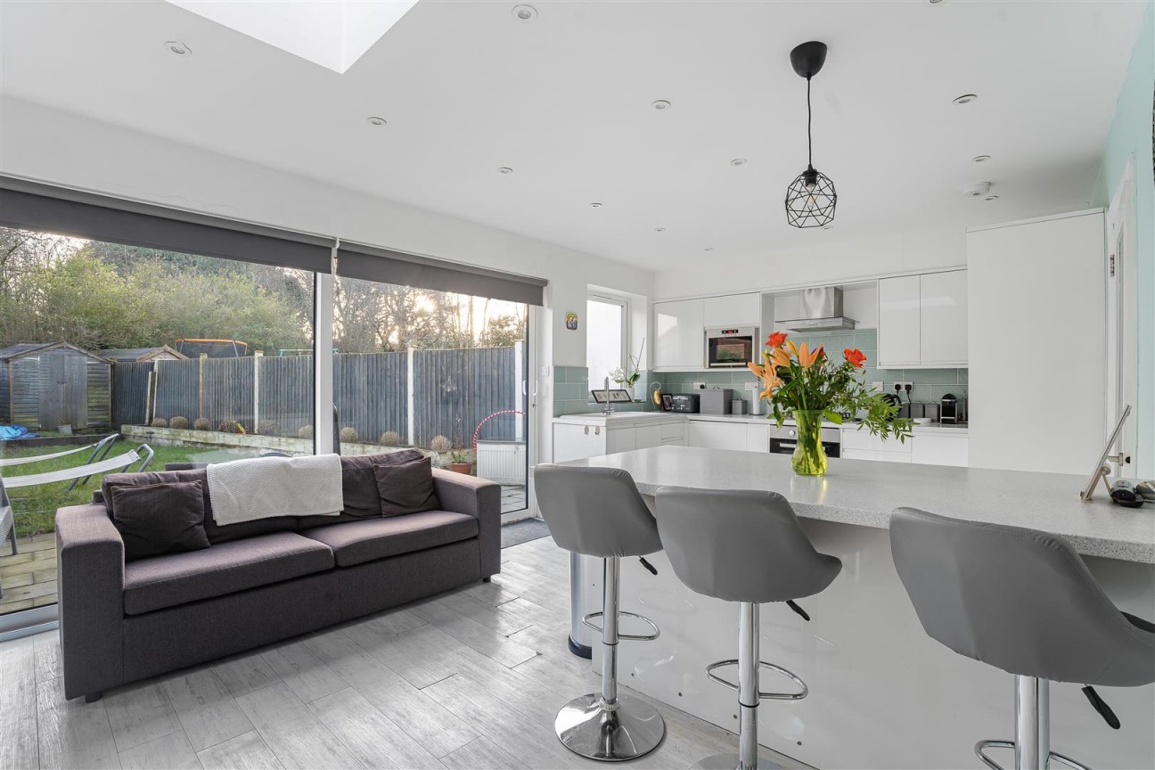 Rendlesham Avenue, Radlett