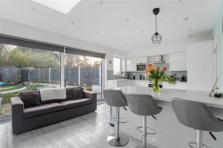 Rendlesham Avenue, Radlett