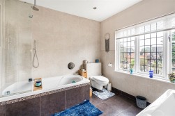 Gills Hill Lane, Radlett