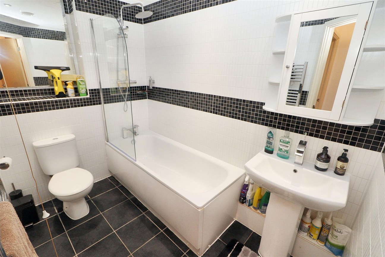 Todd Close, Borehamwood