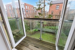 Todd Close, Borehamwood