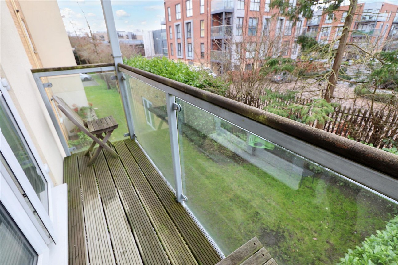 Todd Close, Borehamwood