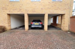 Todd Close, Borehamwood