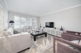 Hartfield Avenue, Elstree, Borehamwood