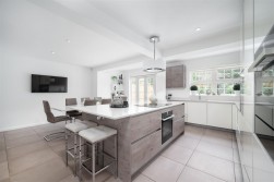 Hartfield Avenue, Elstree, Borehamwood