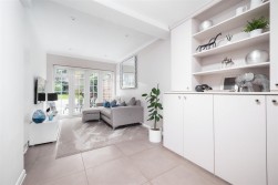 Hartfield Avenue, Elstree, Borehamwood