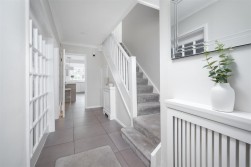 Hartfield Avenue, Elstree, Borehamwood