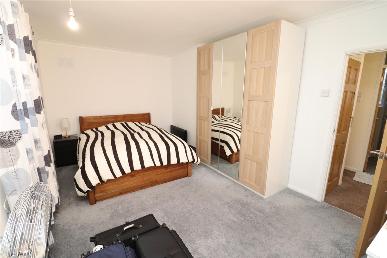 Grantham Green, Borehamwood