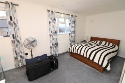 Grantham Green, Borehamwood