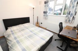 Grantham Green, Borehamwood