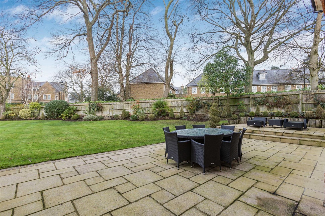 Holbrook Gardens, Aldenham