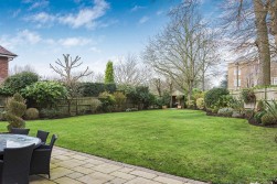 Holbrook Gardens, Aldenham